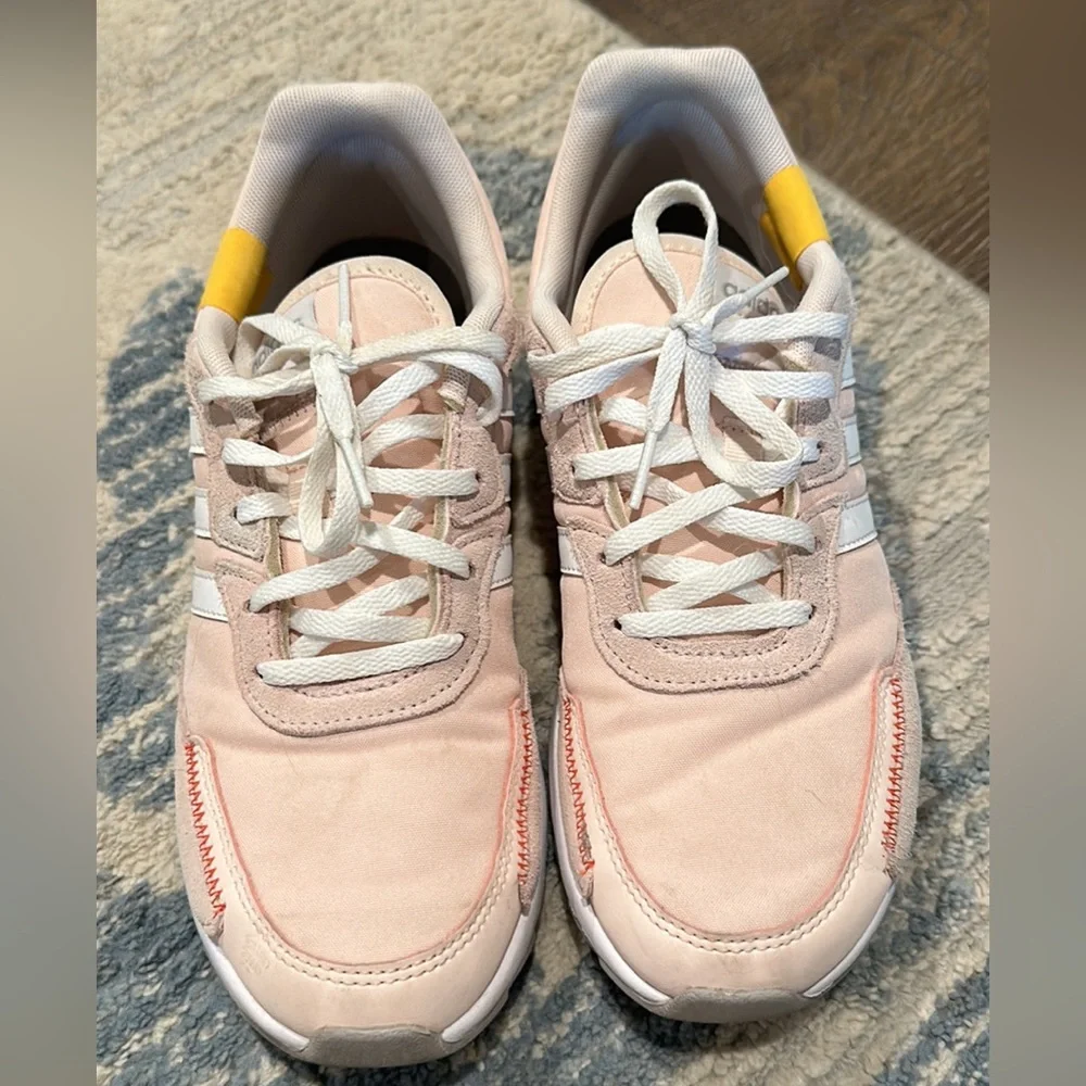 Women’s ADIDAS Sneaker - Picture 2 of 6